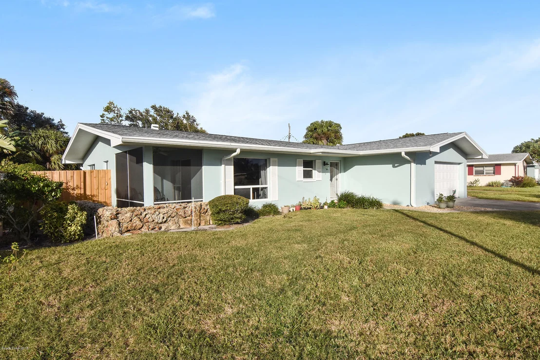 Photo of 385 Formosa Drive