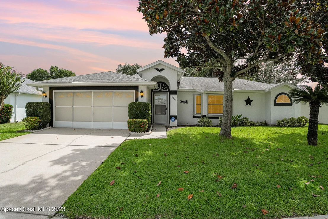 Photo of 4335 South Lakes Circle