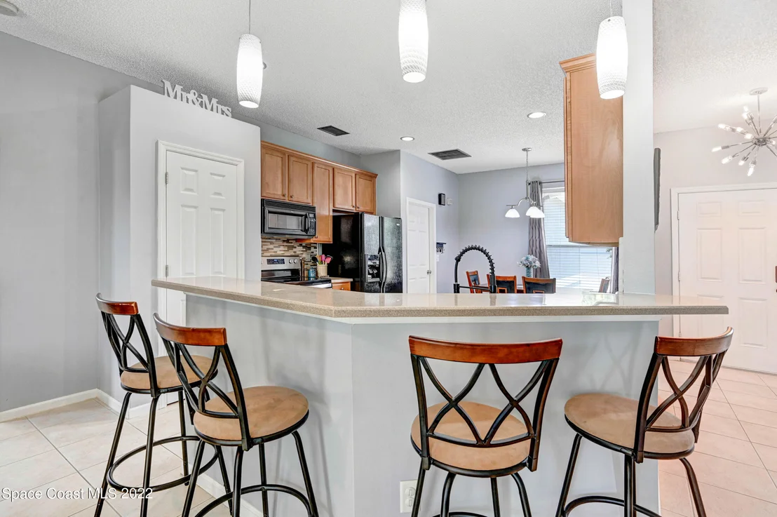 Photo of 880 Lyons Circle NW