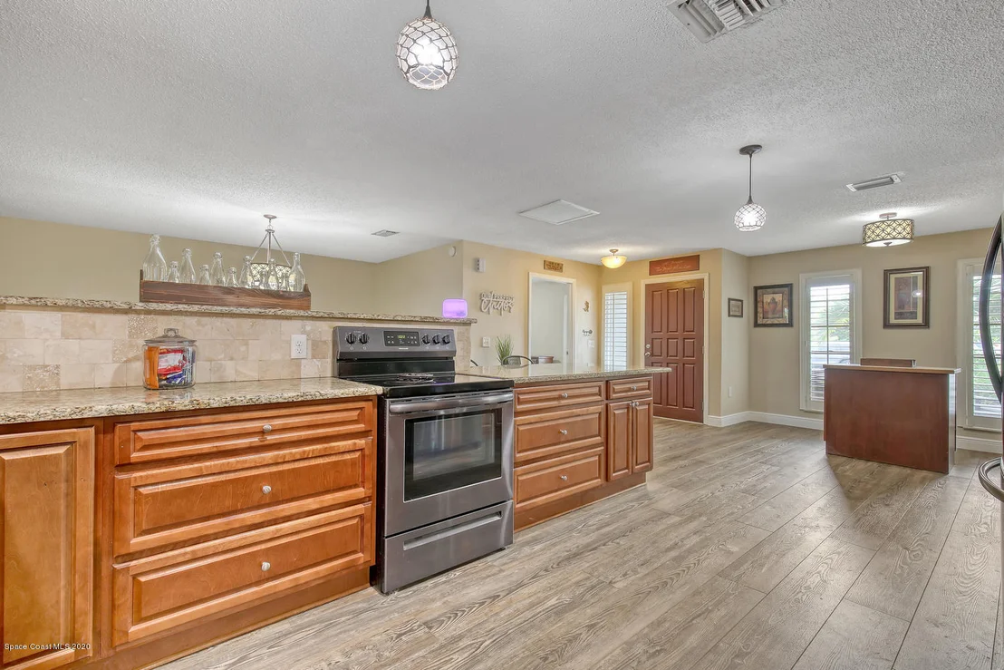 Photo of 1004 Cedarbrook Court