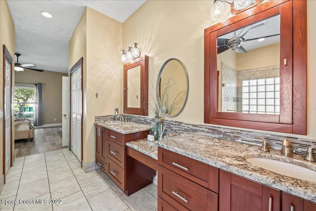 Photo of 5142 Cocoplum Avenue
