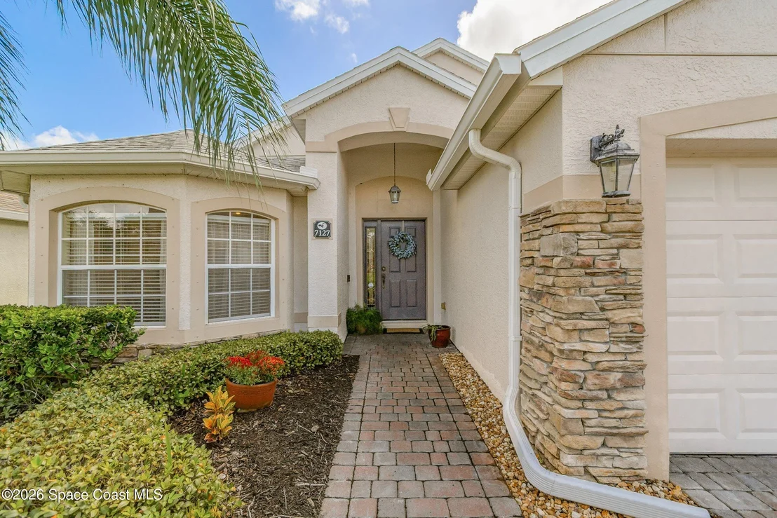 Photo of 7127 Broderick Drive