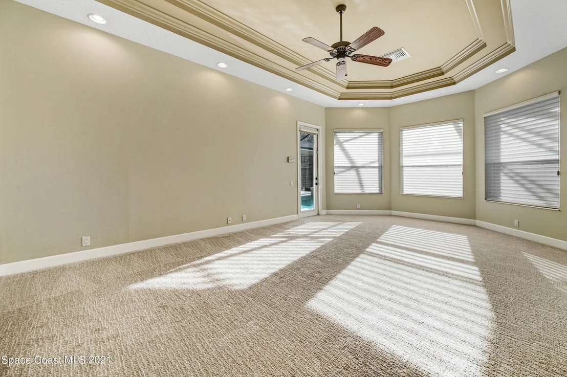 Photo of 882 Oak Park Drive