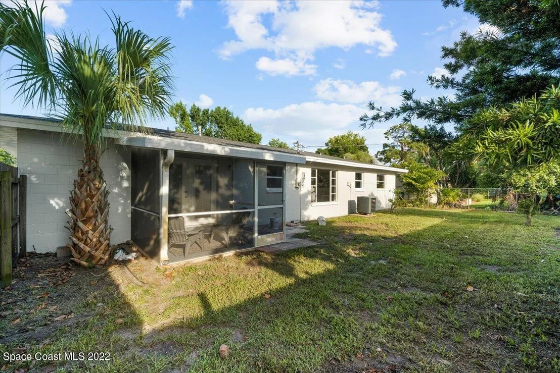 Photo of 893 Midland Road