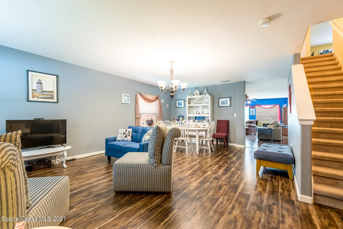 Photo of 245 Dryden Circle