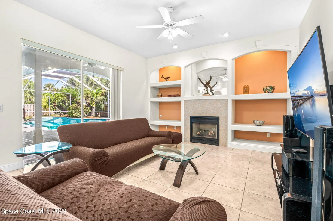 Photo of 213 Peregrine Drive