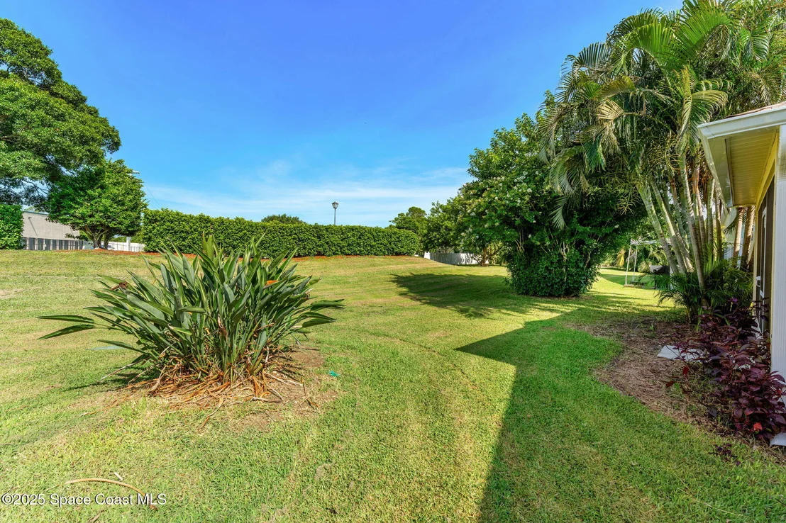 Photo of 926 Pine Creek Circle NE