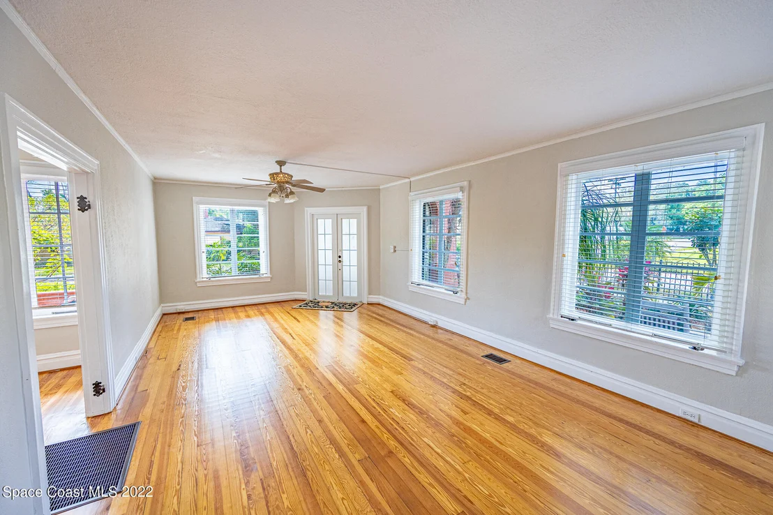 Photo of 102 Valencia Road