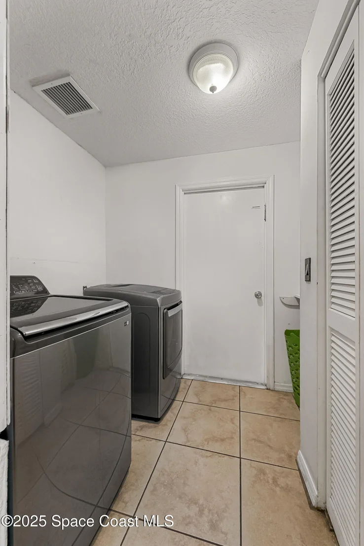 Photo of 1099 Pace Drive NW