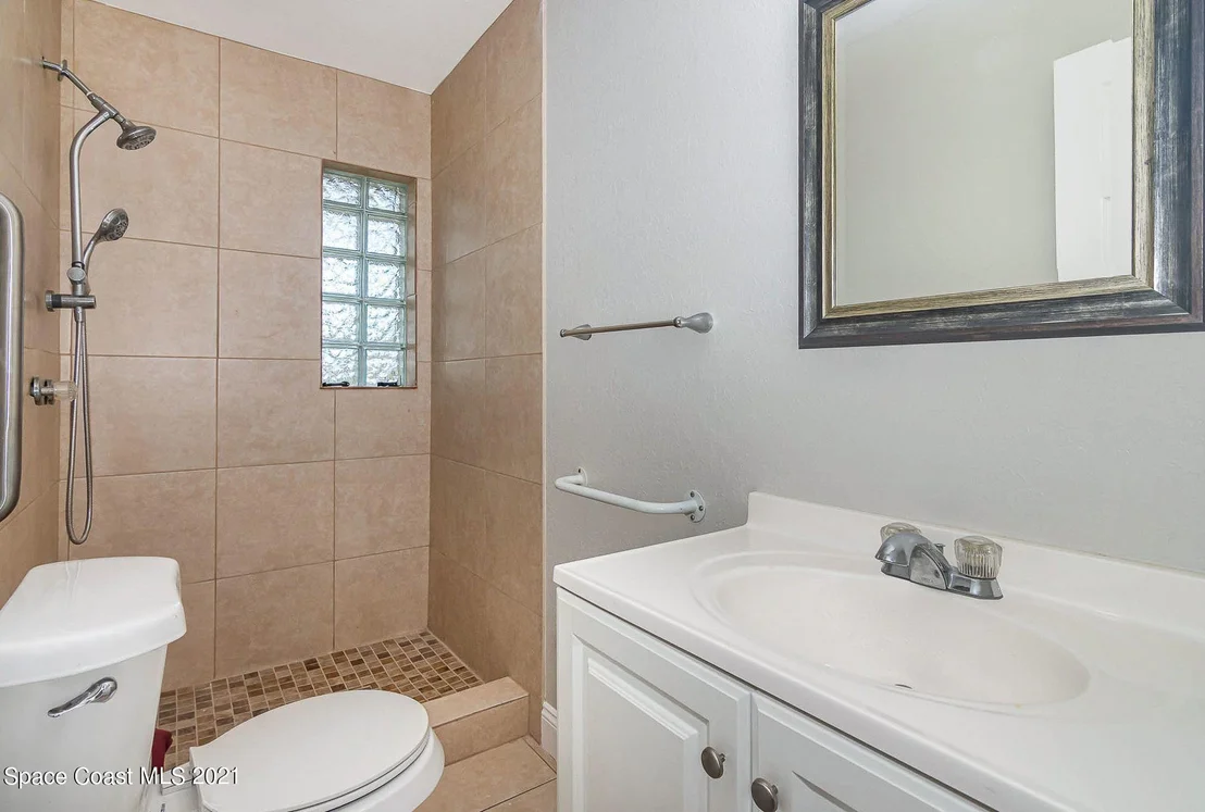 Photo of 2214 Warwick Road