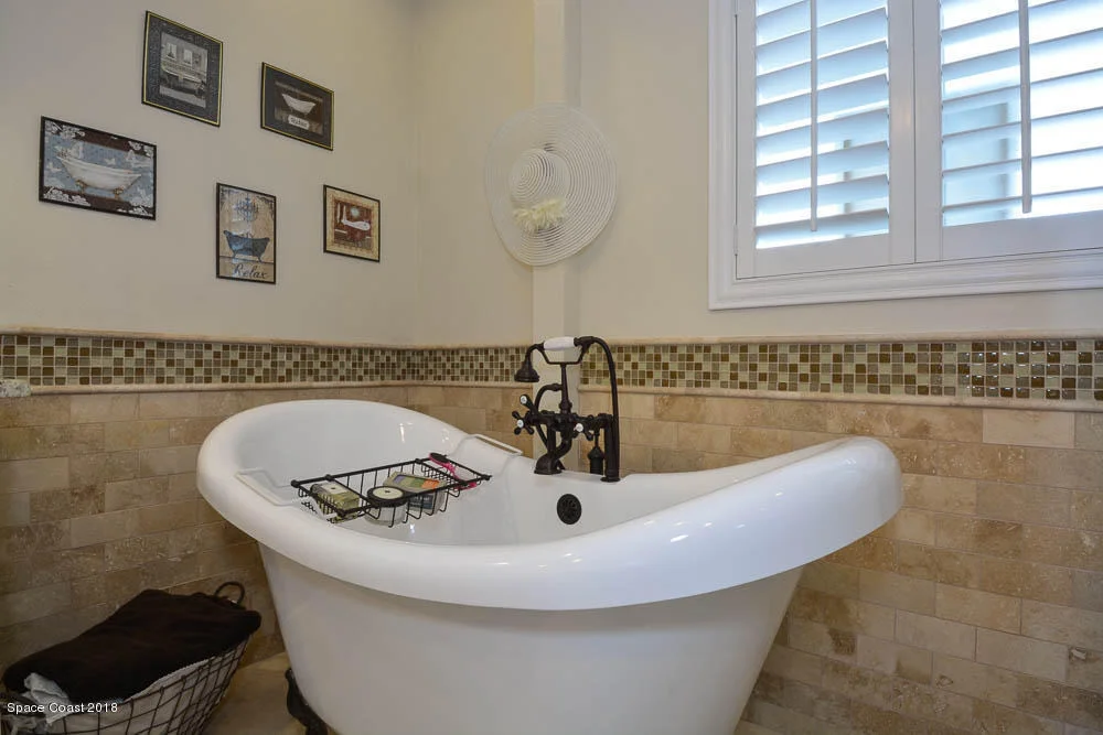 Photo of 1866 River Shore Drive