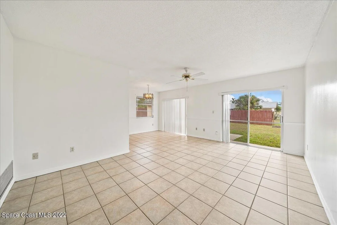Photo of 752 Bianca Drive NE