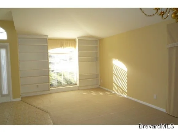 Photo of 962 Shaw