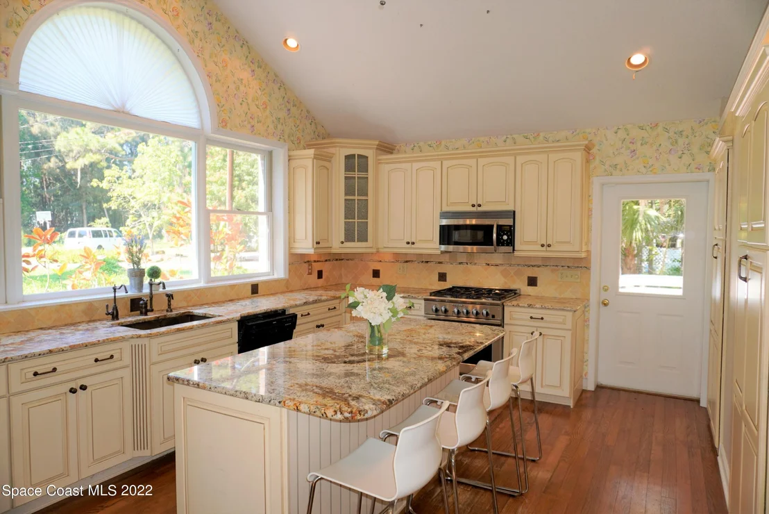 Photo of 686 Hammock Road