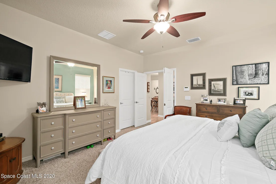 Photo of 968 Buckthorn Trail