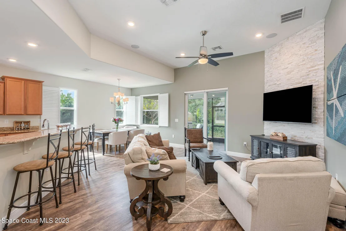 Photo of 376 Sandcrest Circle