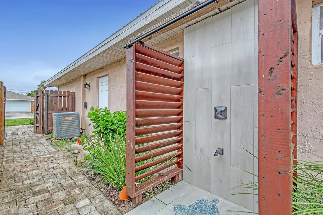 Photo of 681 Hibiscus Drive