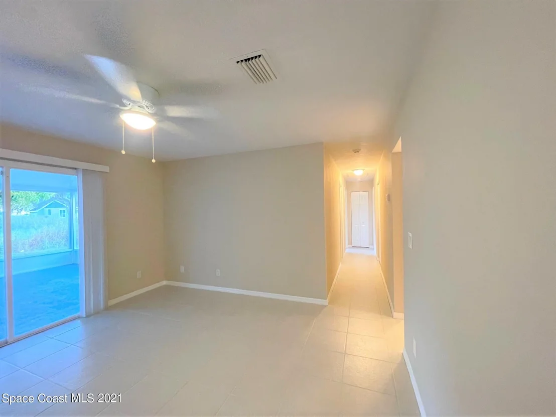 Photo of 739 Bayview Avenue
