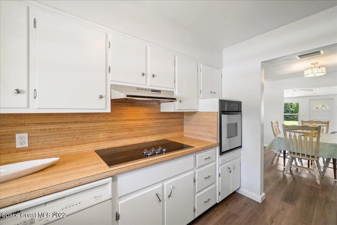 Photo of 453 Dolphin Street