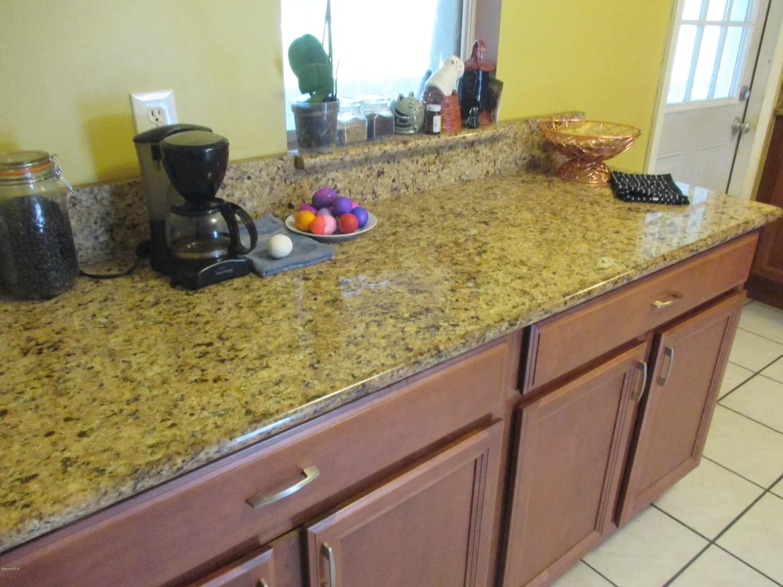 Photo of 2677 Hereford Road
