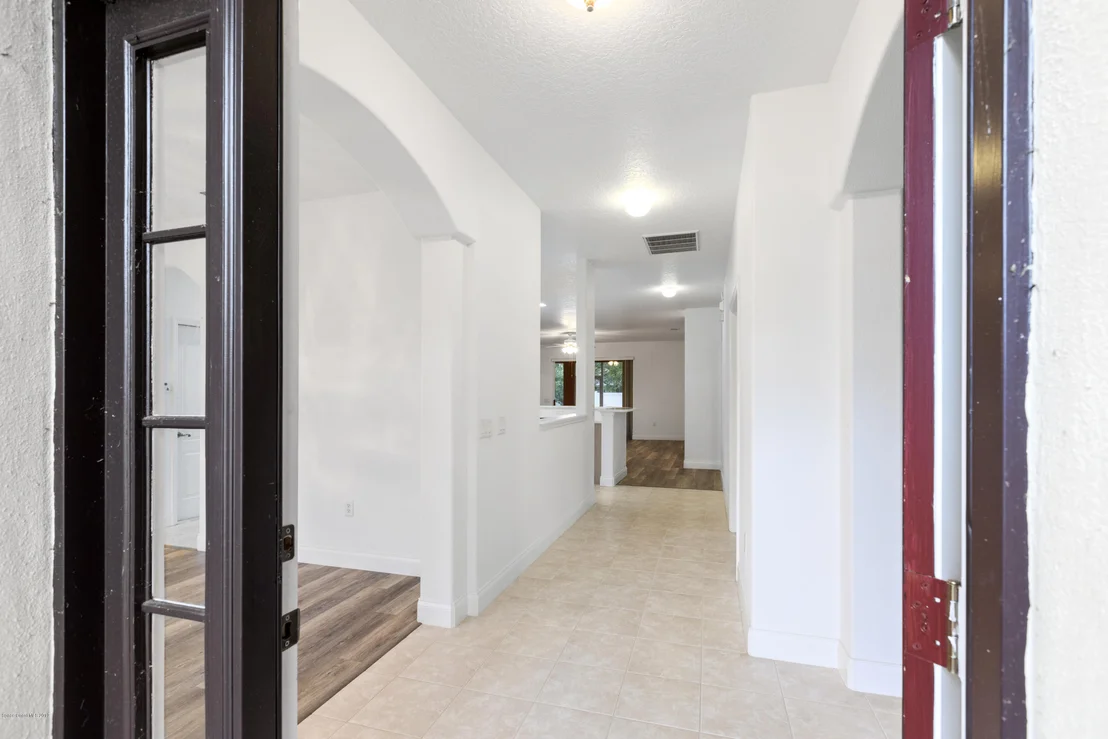 Photo of 1600 Bridgeport Circle
