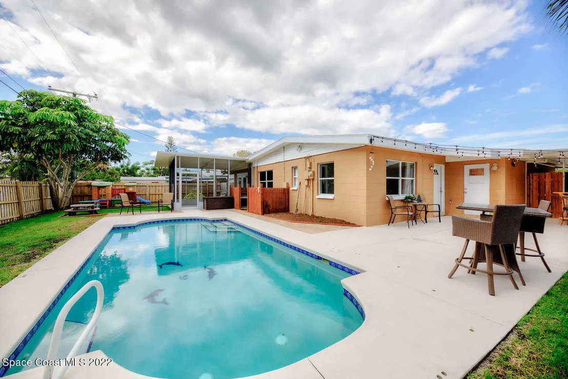 Photo of 201 W Alma Drive