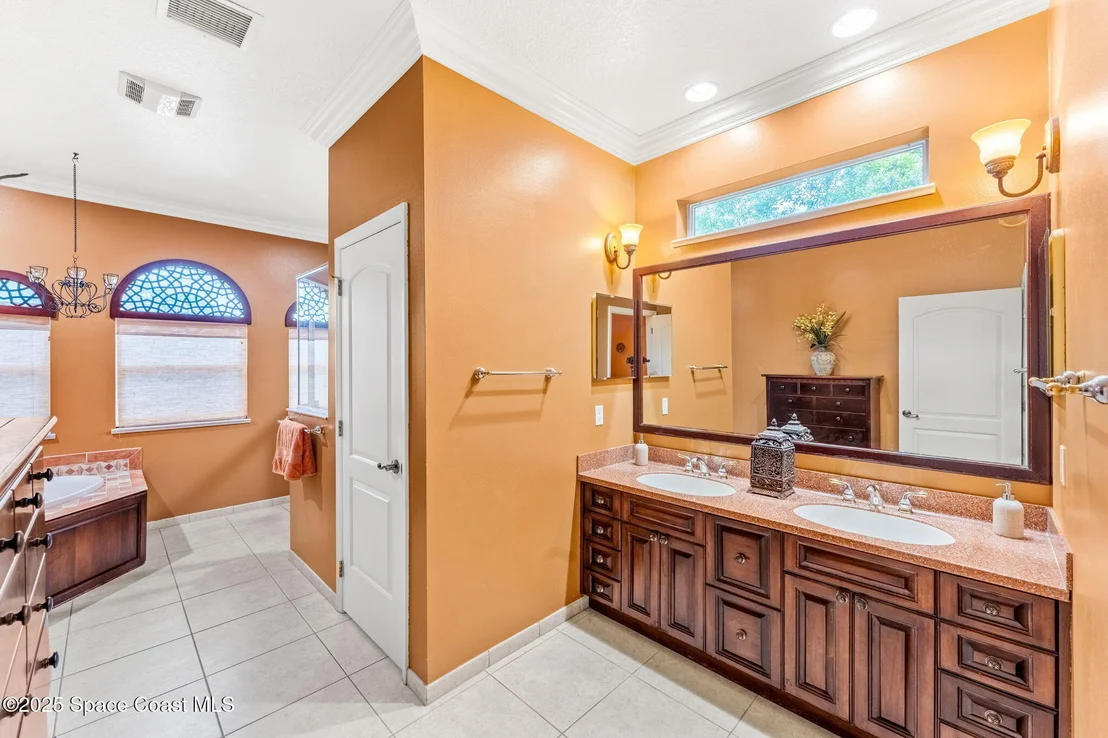 Photo of 4443 Long Lake Road