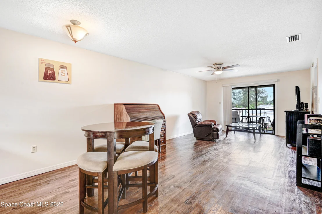 Photo of Unit 207 at 1720 Murrell Road