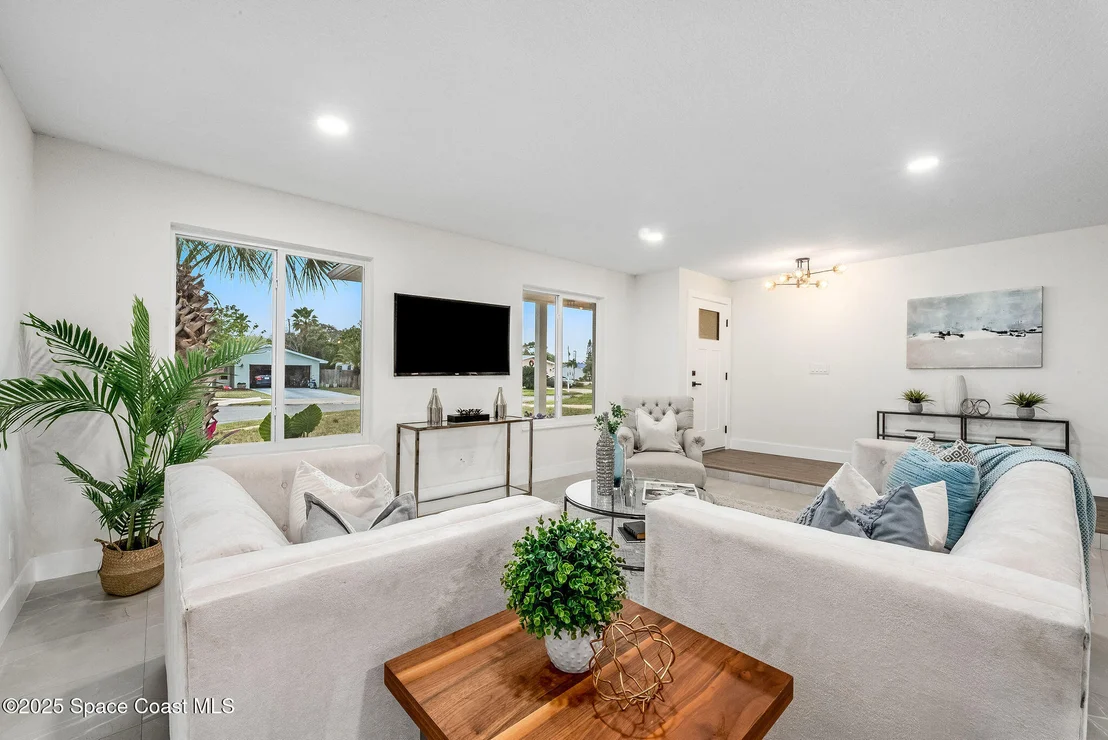Photo of 124 Uranus Court