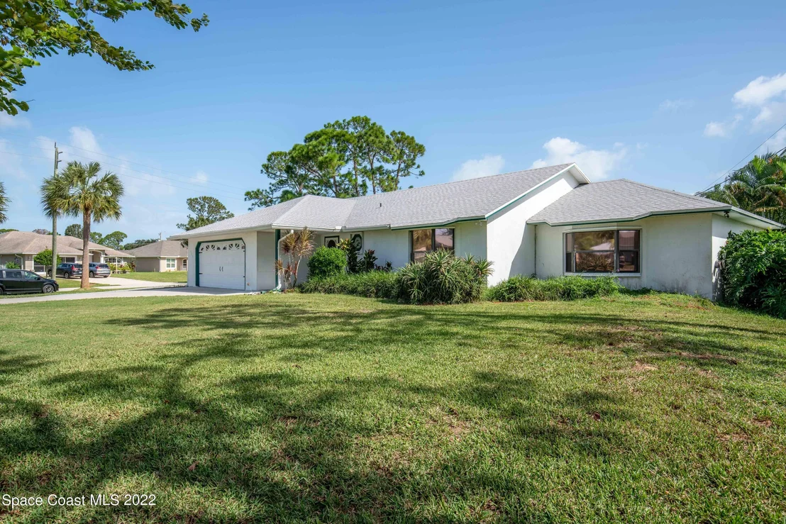 Photo of 573 Orange Avenue