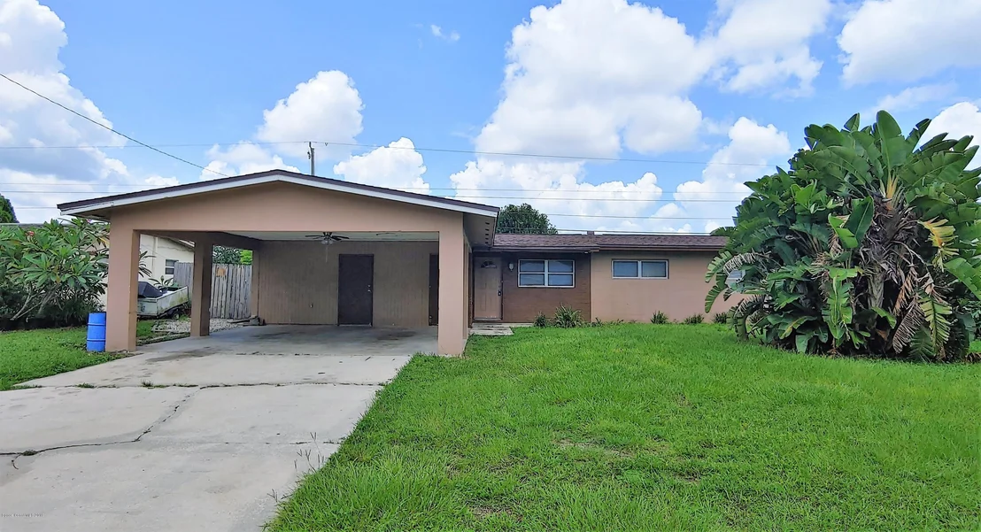 Photo of 626 Louvre Drive