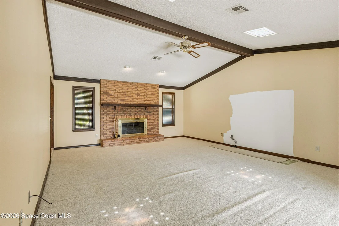 Photo of 460 Neptune Drive NE