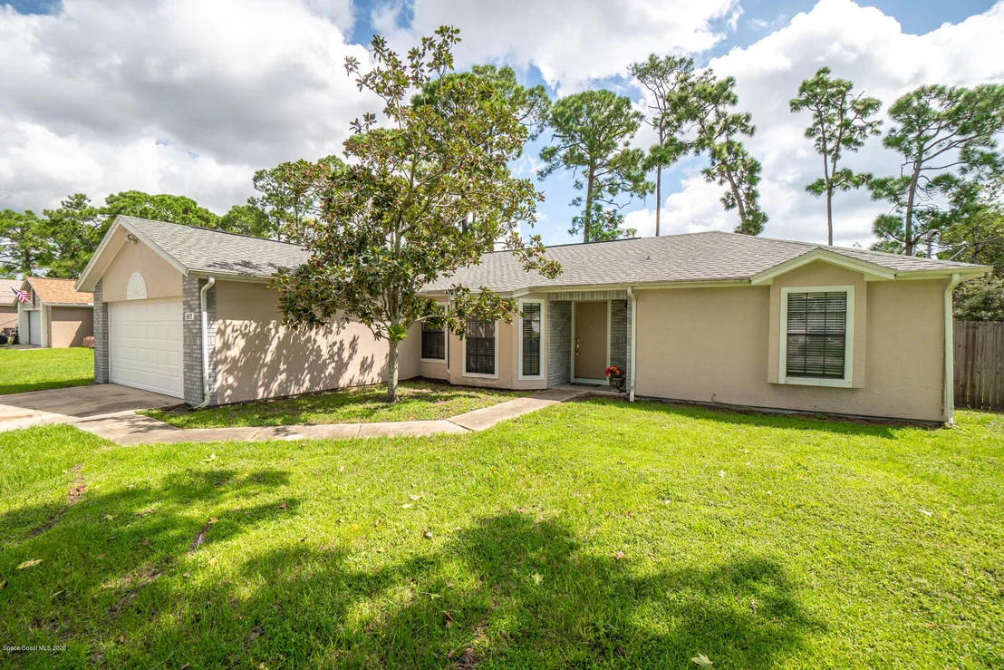 Photo of 6437 Fairchild Avenue