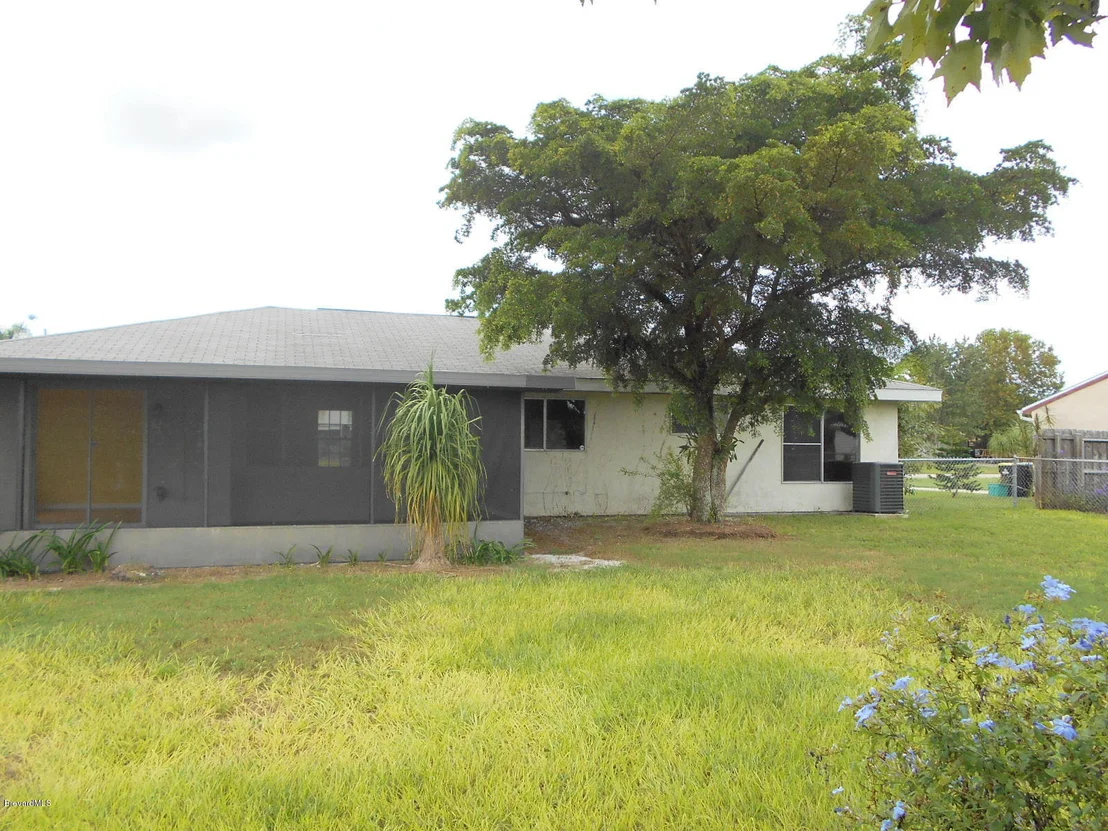 Photo of 1361 NE Mariposa Drive