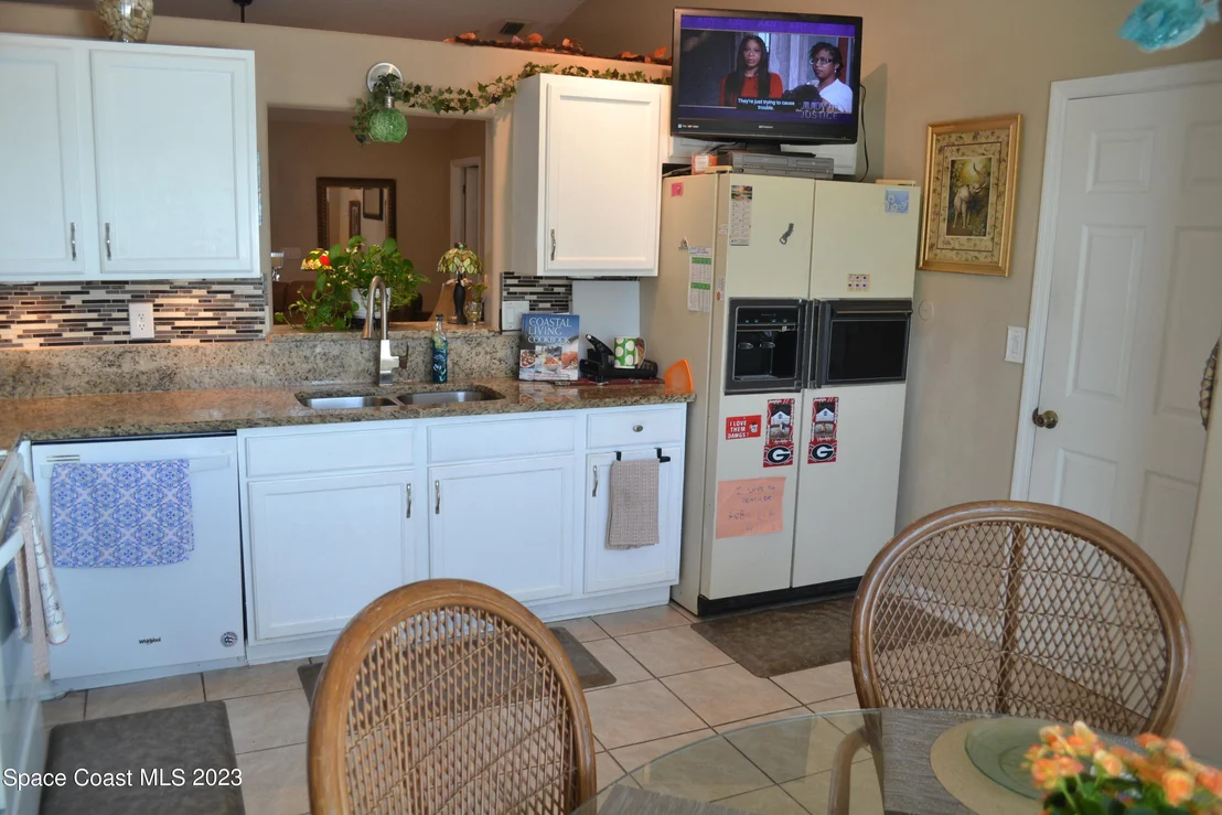 Photo of 834 Honeysuckle Drive