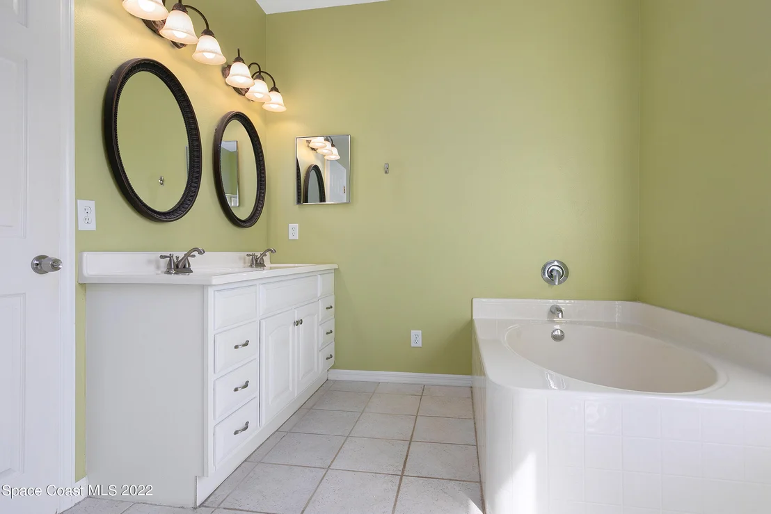 Photo of 1187 Meadow Lake Road