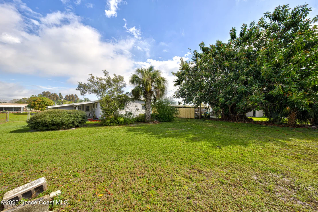 Photo of 2433 Allan Adale Road