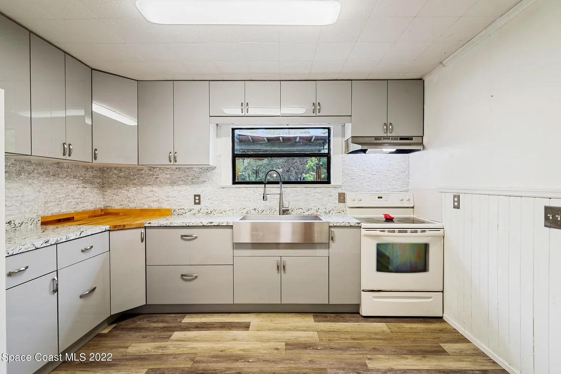 Photo of 5060 Scott Road