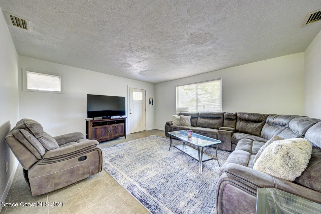 Photo of 1611 Cambridge Drive