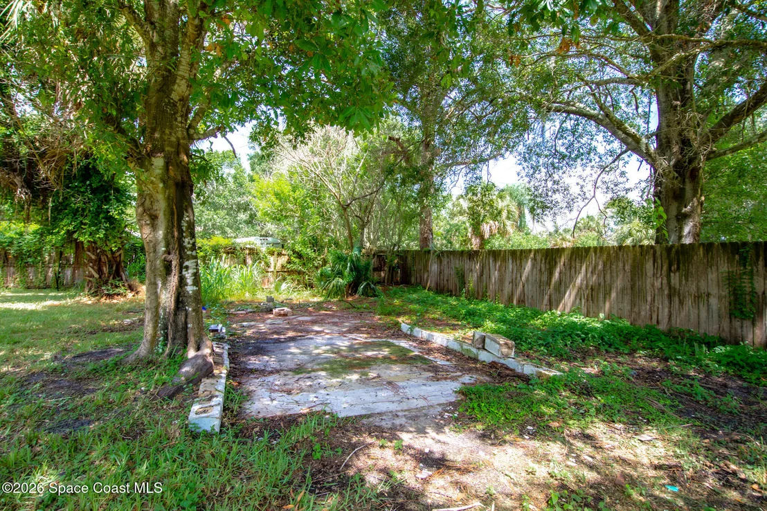 Photo of 355 Pine Avenue
