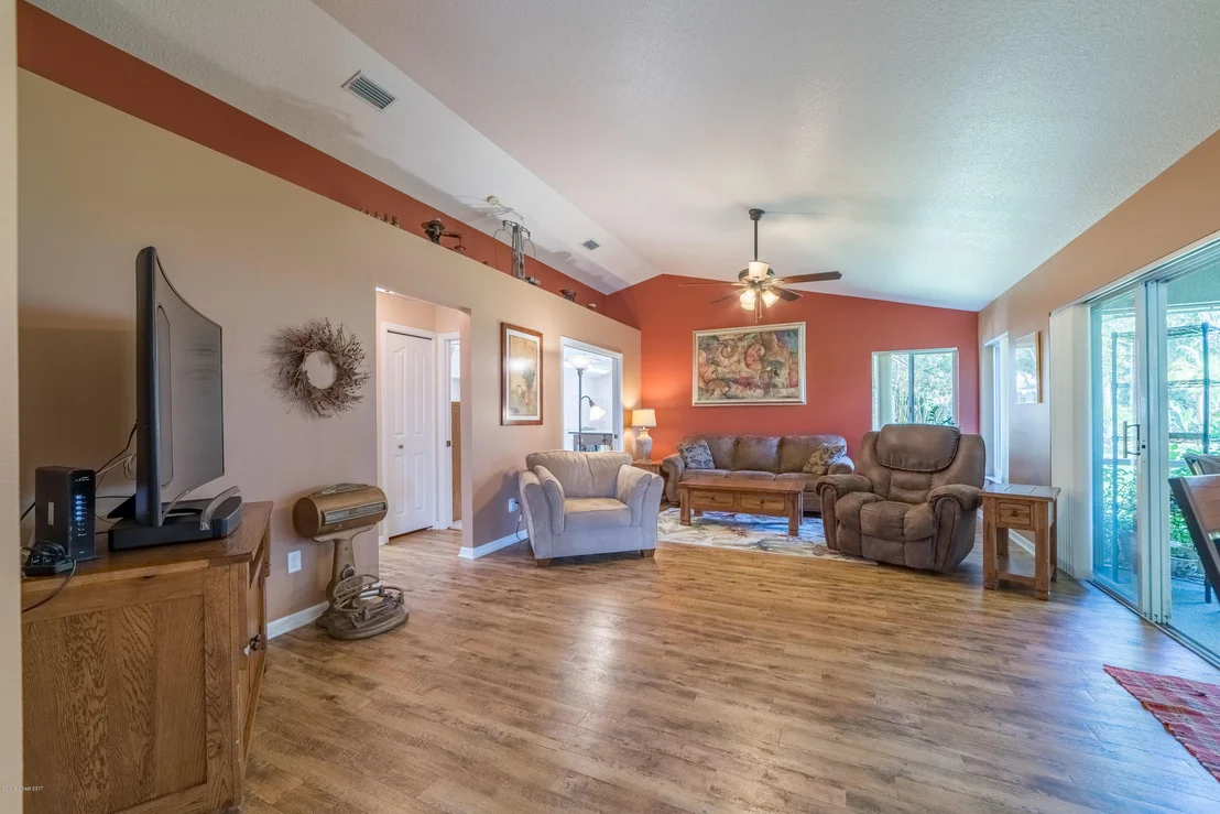 Photo of 1507 Meadowbrook Road NE