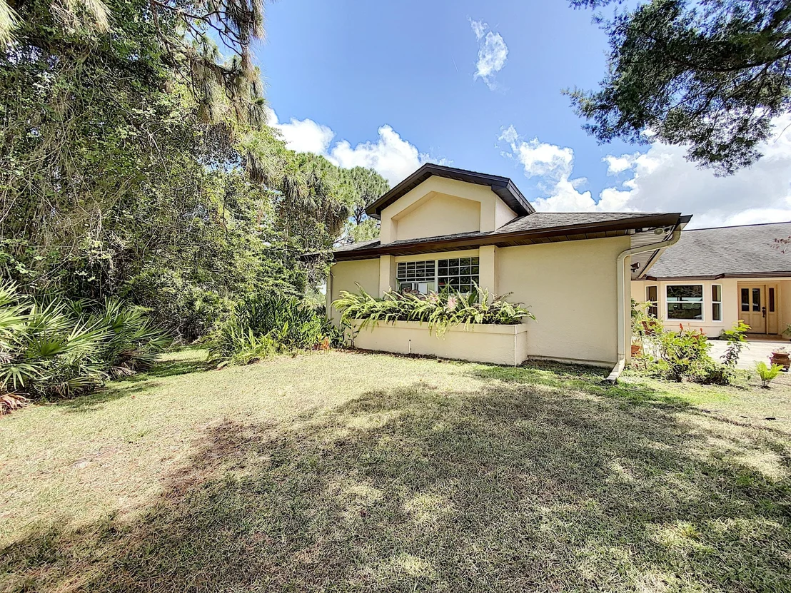 Photo of 1351 Grant Road