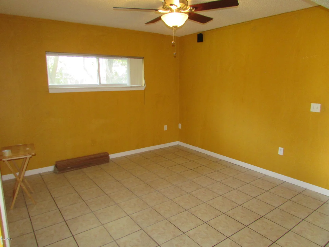 Photo of 385 N Range Road