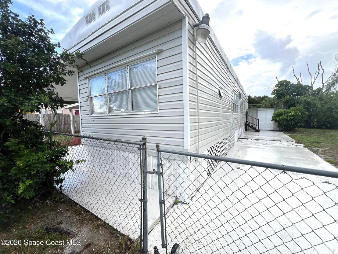 Photo of 2751 Park Lane NE