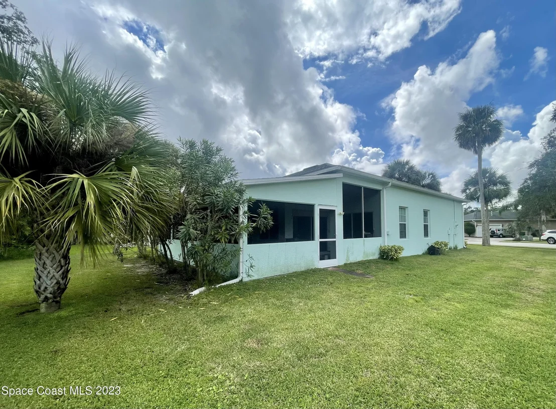 Photo of 471 Carley Lane