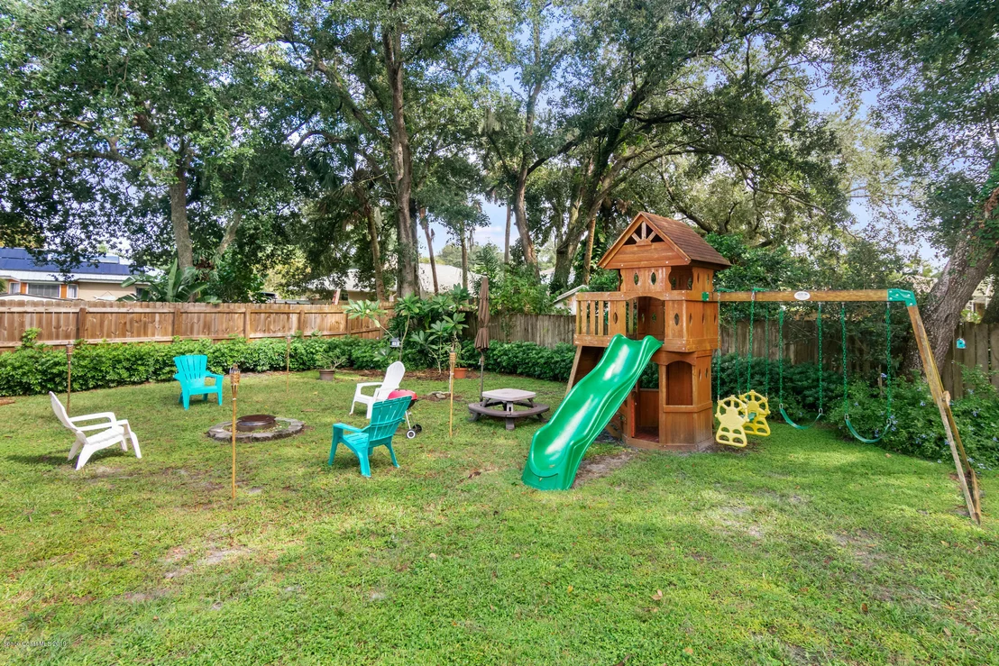 Photo of 6095 Adina Road