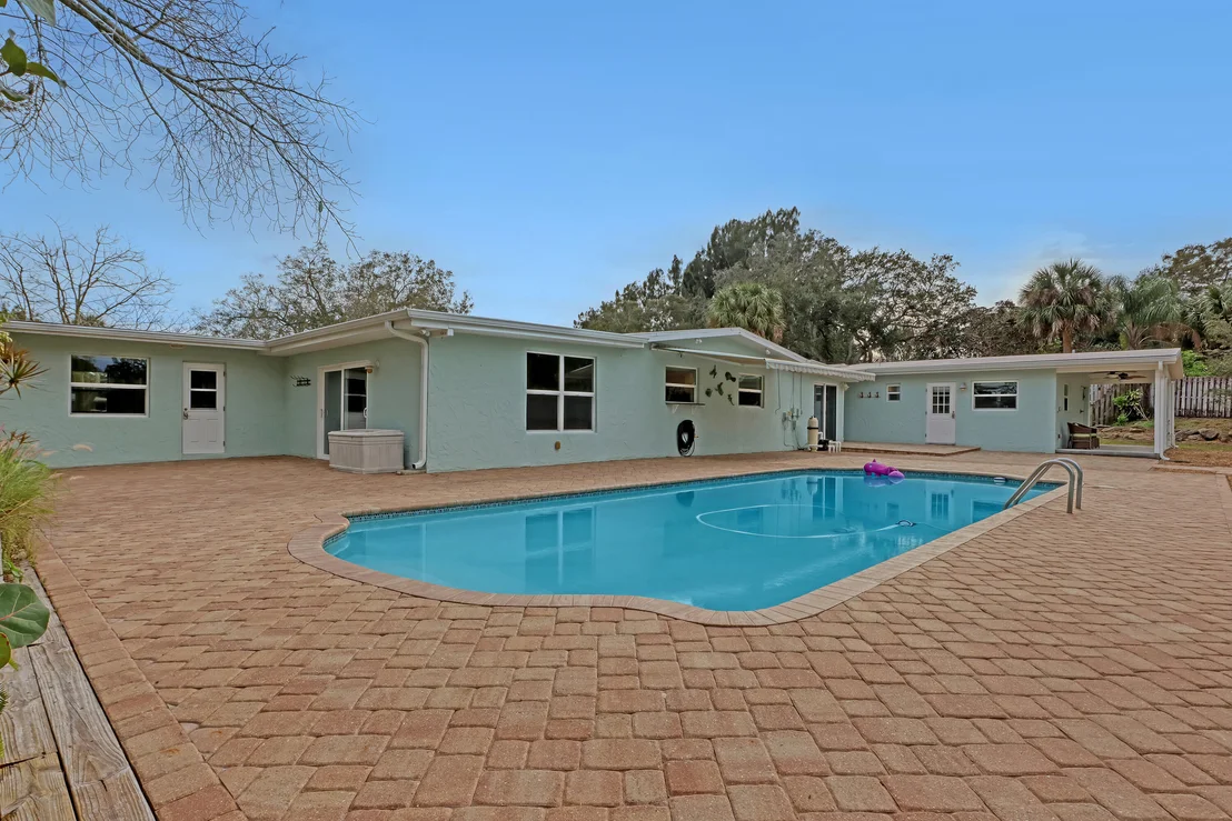 Photo of 592 Hillside Court