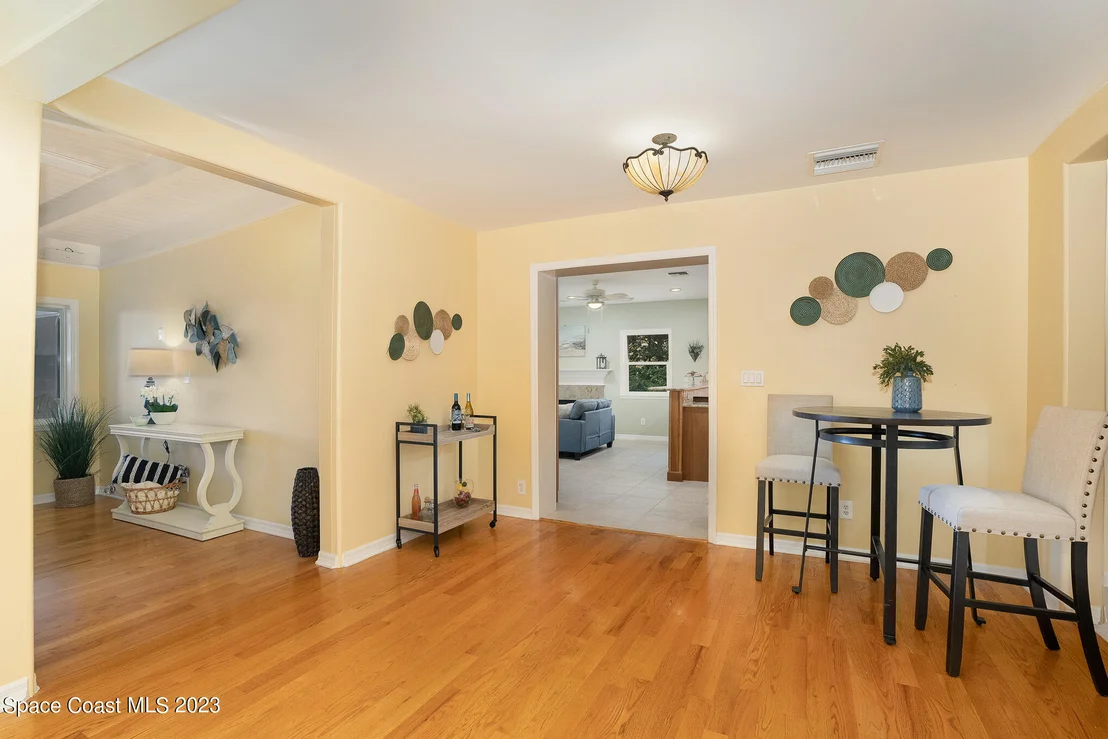 Photo of 1321 Pineapple Avenue