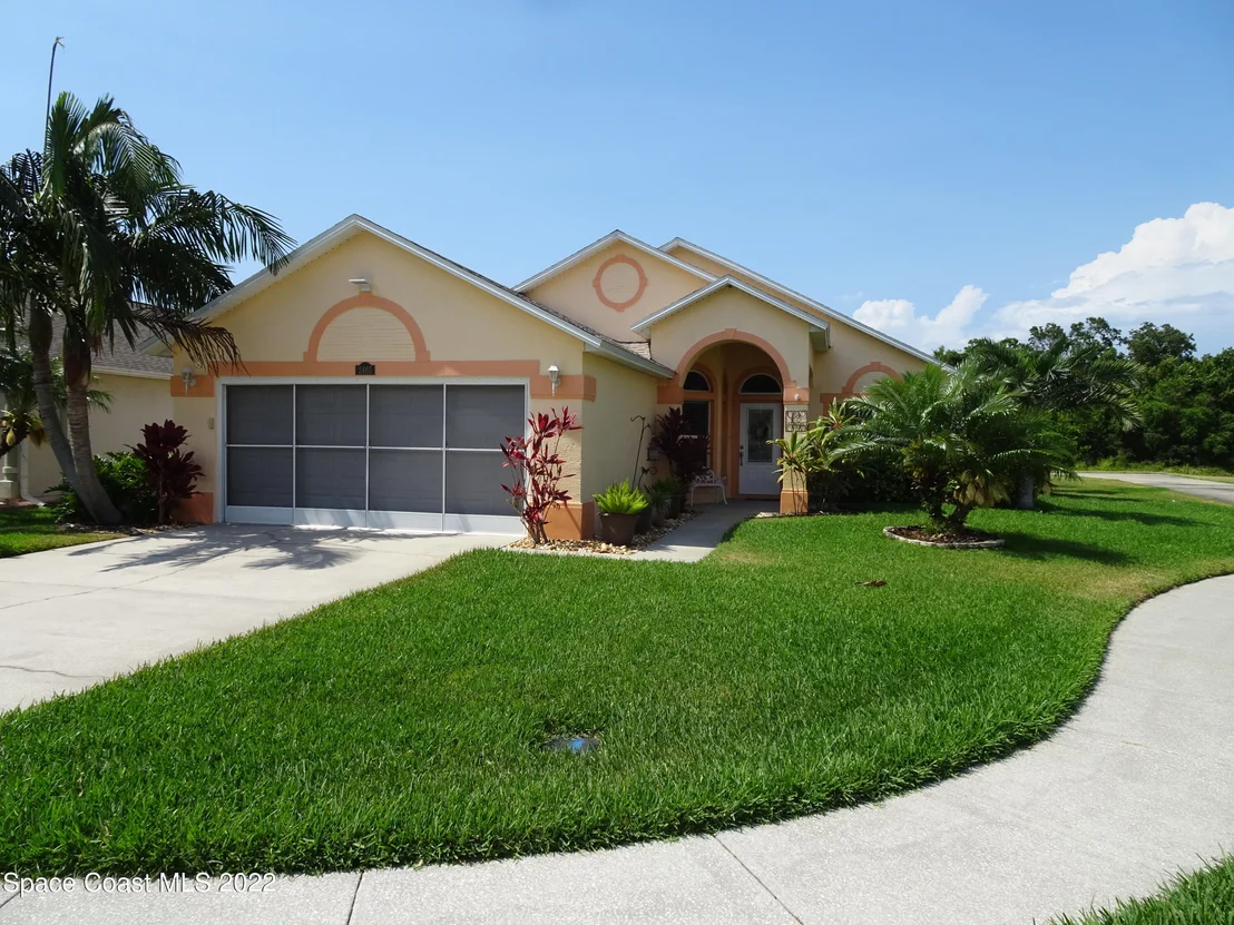 Photo of 2465 Hidden Pine Lane NE