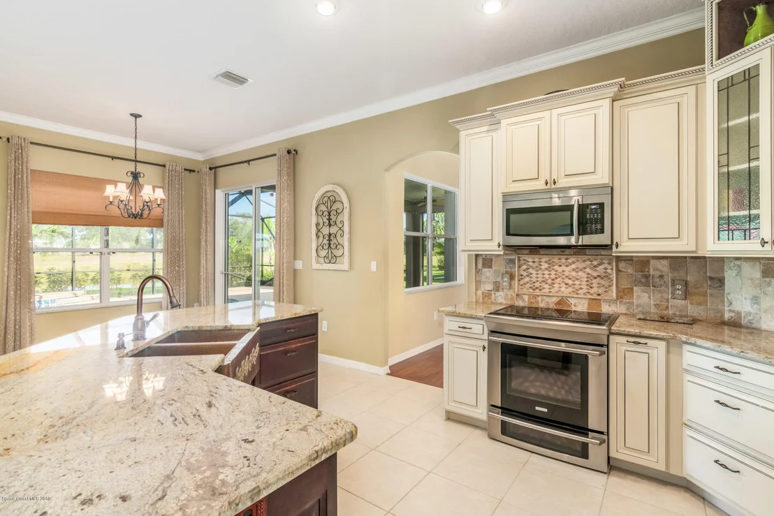 Photo of 1890 Windbrook Drive SE